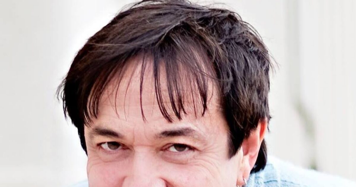 Raleigh Valentine – Author and expert tarot and oracle cards